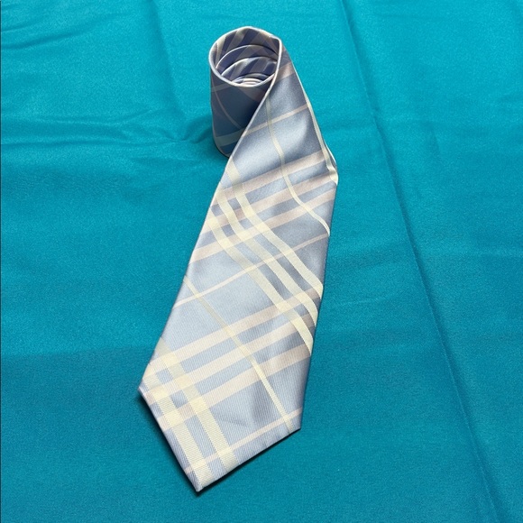 light blue burberry tie